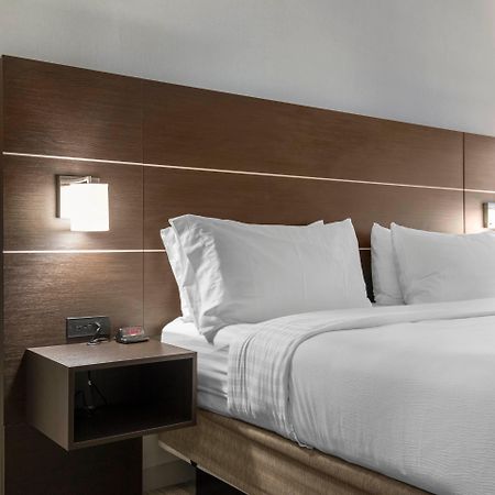 Holiday Inn Express And Suites Chicago West - St Charles By Ihg Saint Charles Buitenkant foto