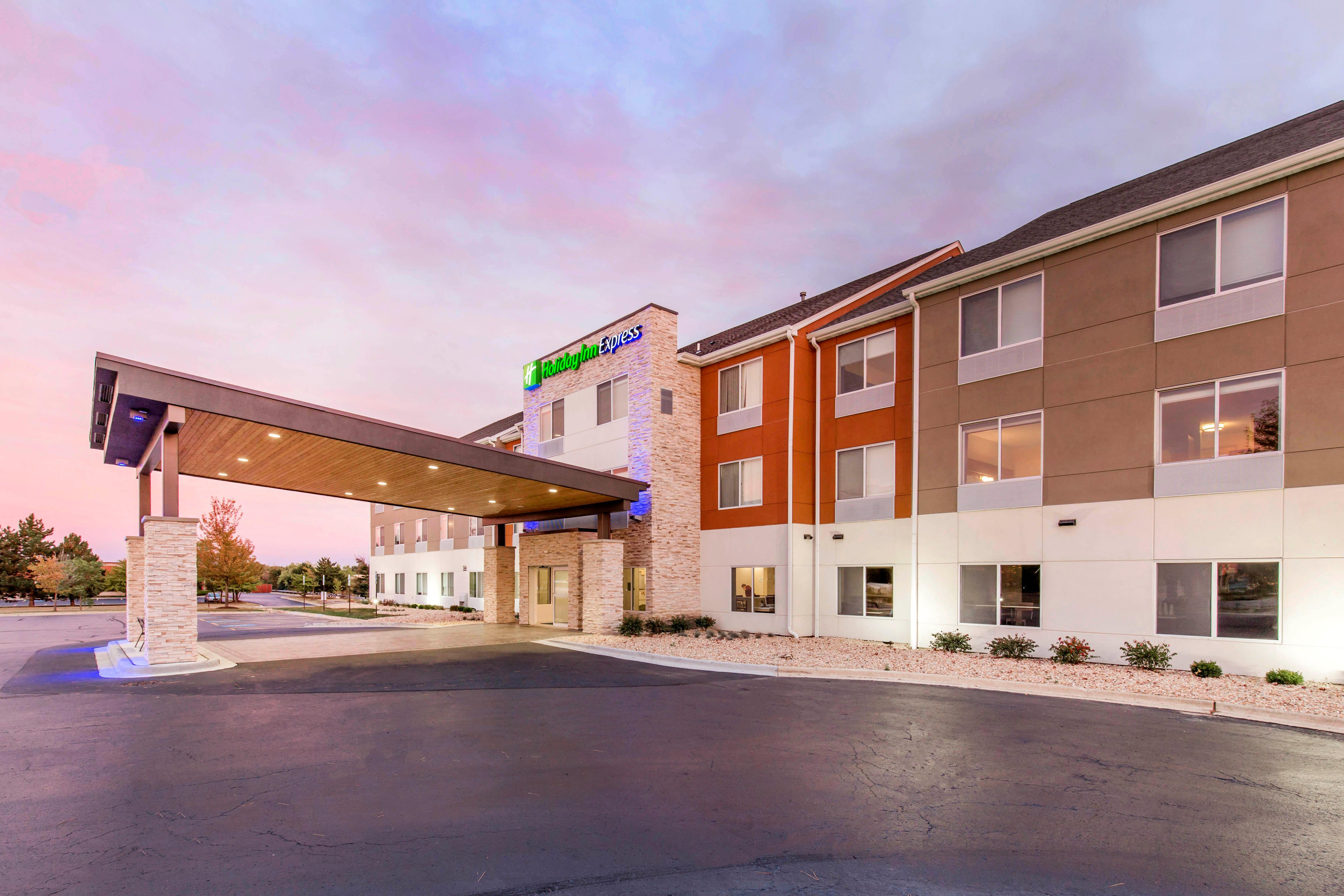 Holiday Inn Express And Suites Chicago West - St Charles By Ihg Saint Charles Buitenkant foto