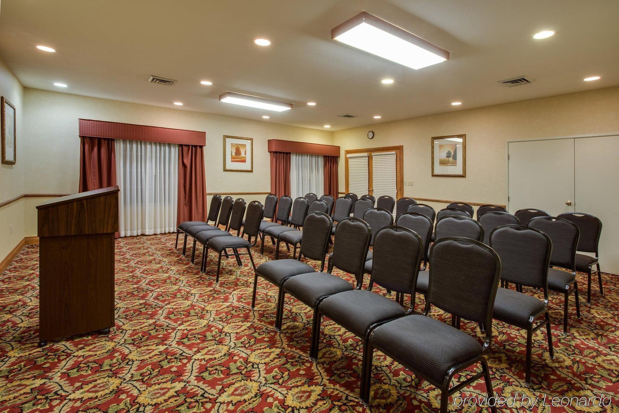 Holiday Inn Express And Suites Chicago West - St Charles By Ihg Saint Charles Buitenkant foto